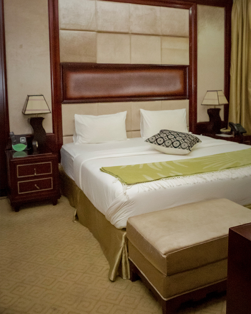 Gloria Inn Hôtel, Restaurant et Bar | Chambres Avec Salon