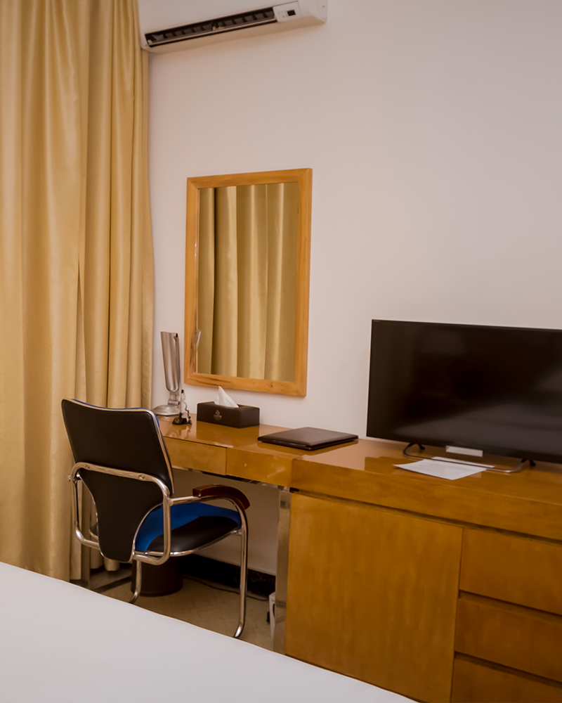 Gloria Inn Hôtel, Restaurant et Bar | Chambres Simple